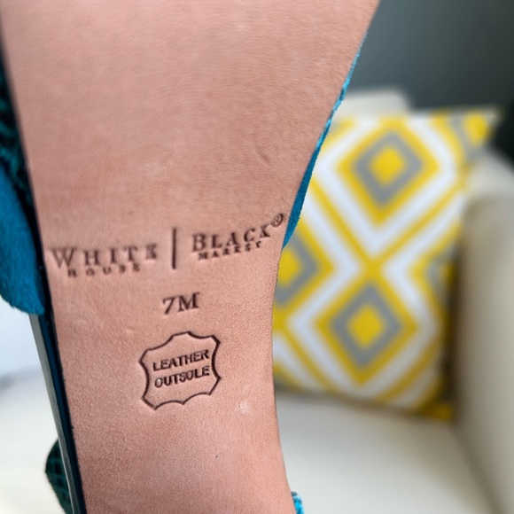 WHBM platform heels in aqua blue suede - Picture 4 of 10